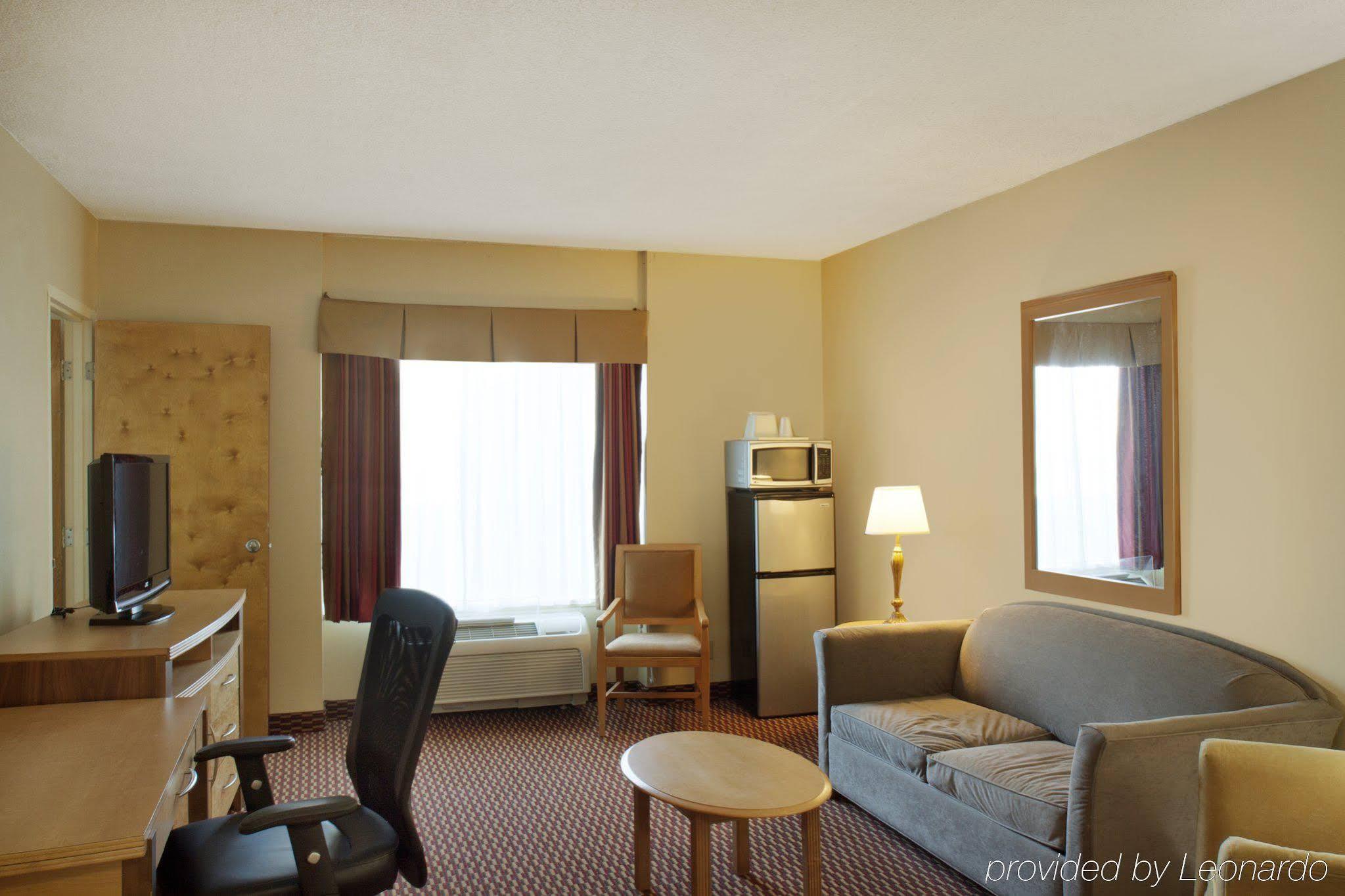Surestay Plus Hotel By Best Western Syracuse Airport North Syracuse Exterior foto