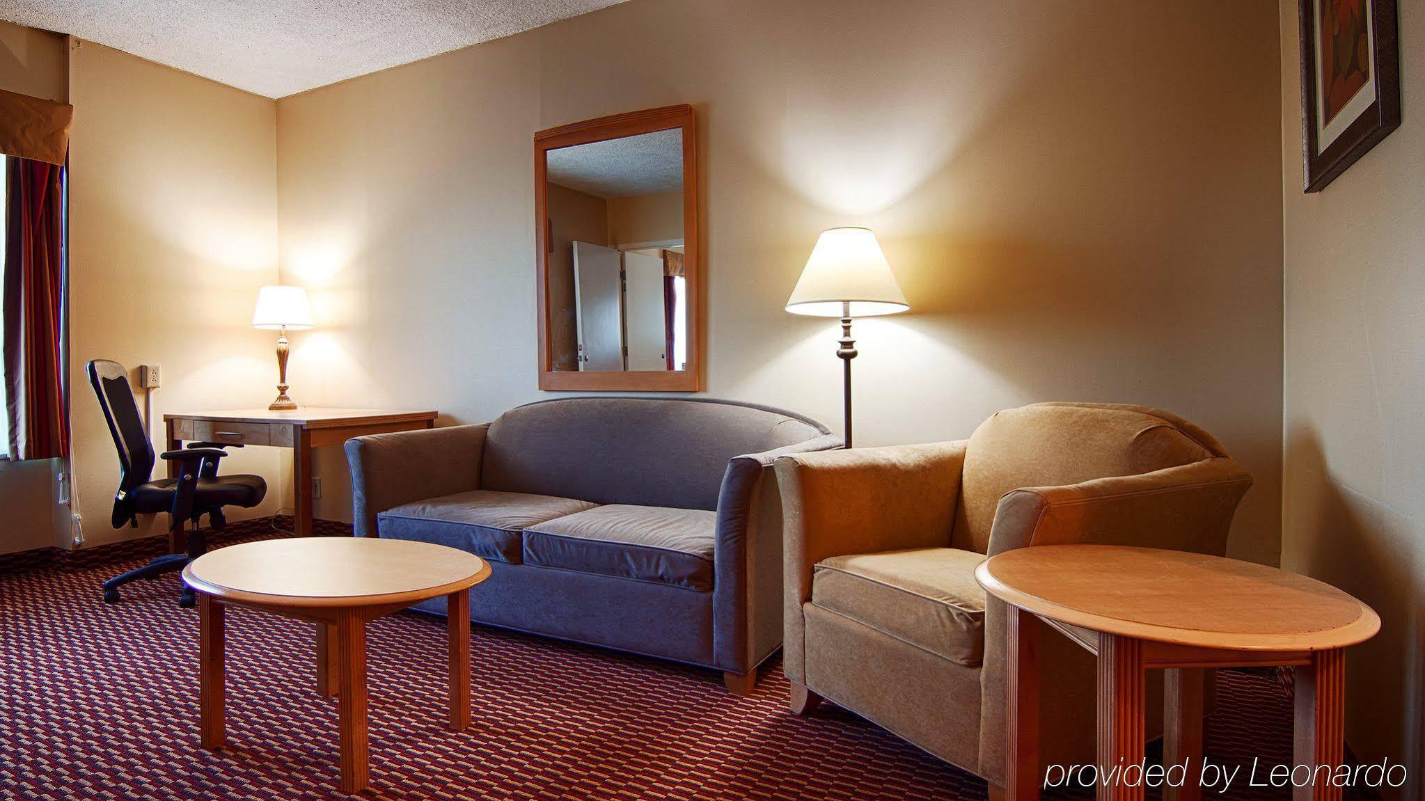 Surestay Plus Hotel By Best Western Syracuse Airport North Syracuse Exterior foto